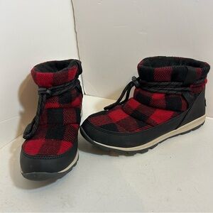 Sorel women’s red & black plaid slip on winter booties waterproof boots size 7